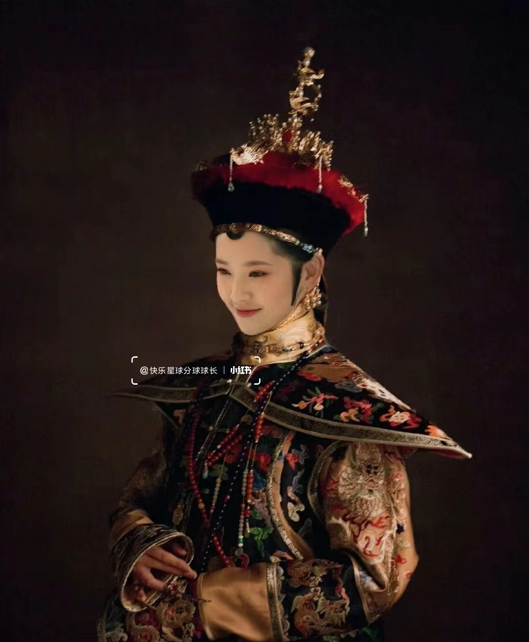 穿朝服的《甄嬛传》娘娘们:眉庄很有皇后范,齐妃不太聪明的样子