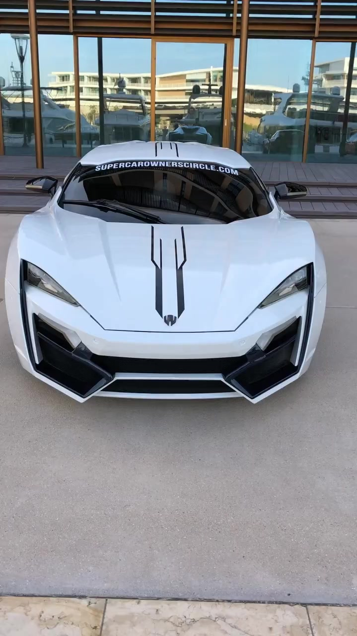 全球限量七台的莱肯,拍过三辆了-度小视