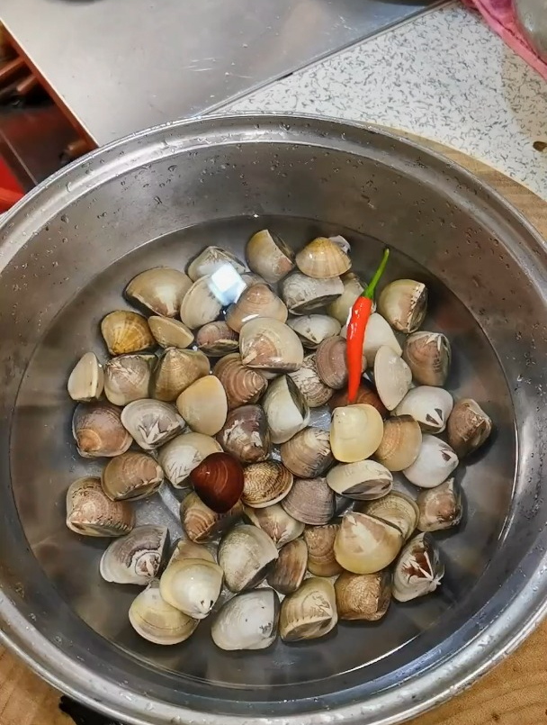 潮汕小海鲜咸酸梅含车白仔咸酸开胃味道鲜美你学会了吗