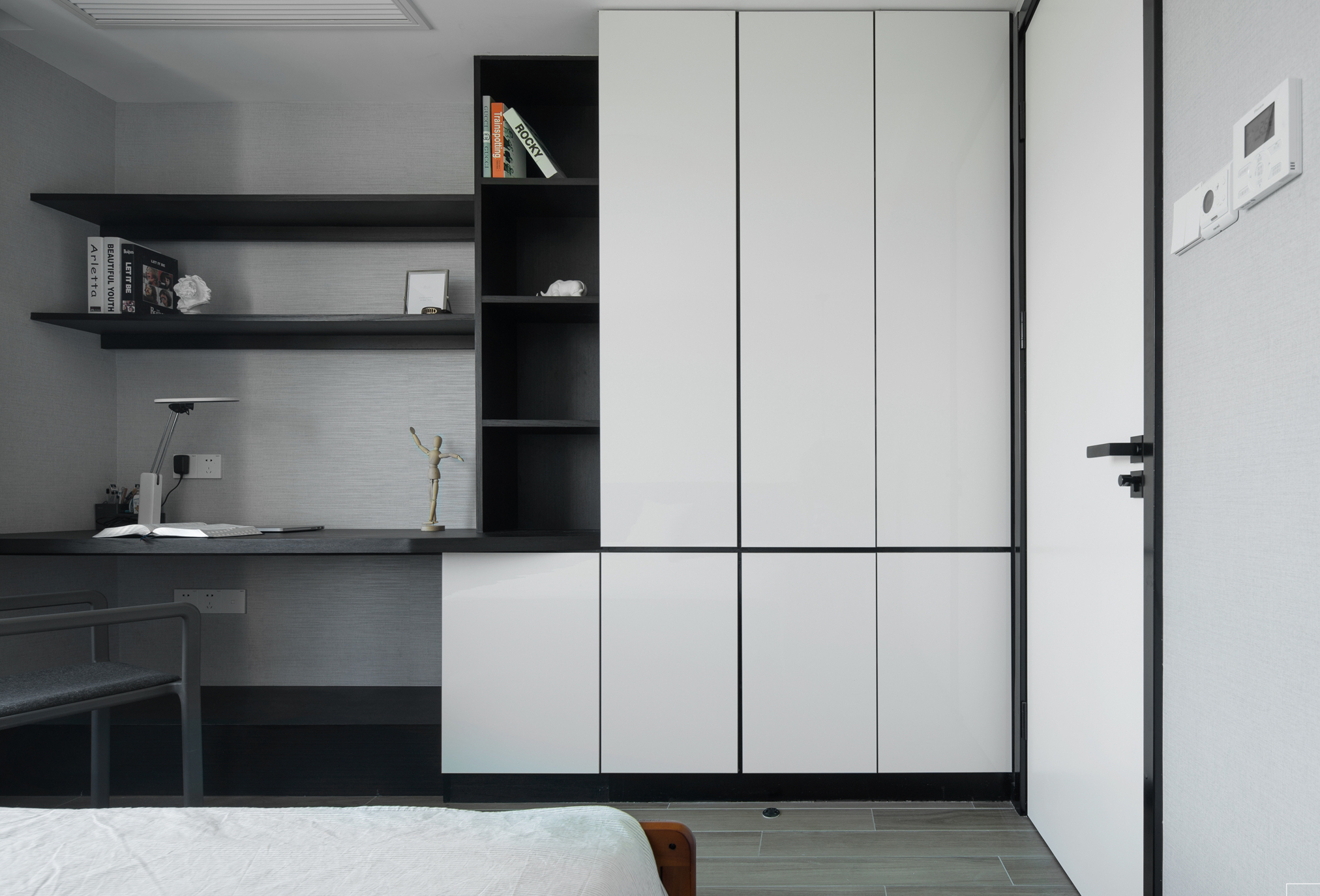 很明确告诉你装修公司整装是包括衣柜设计和安装