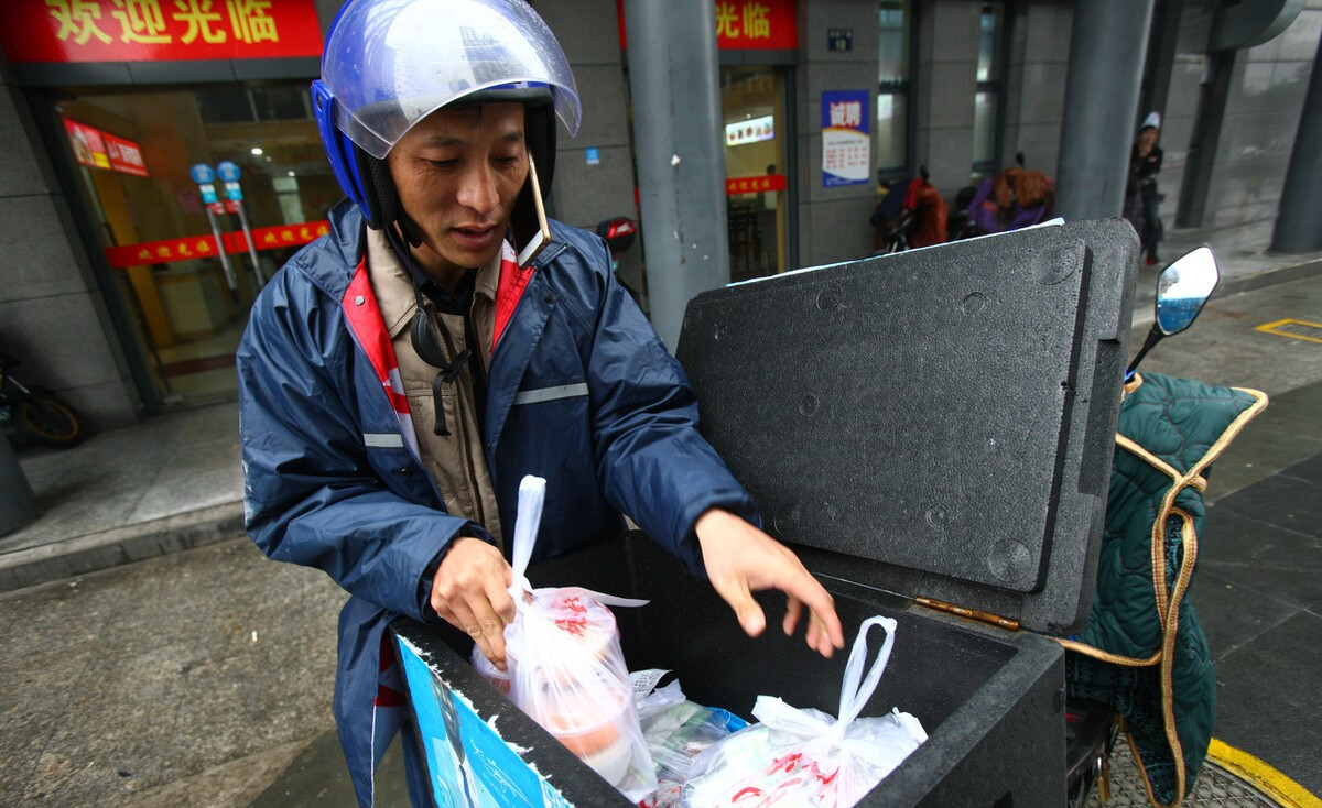 外賣送餐員一個月收入過萬,是真的嗎?辭職員工揭露真實情況