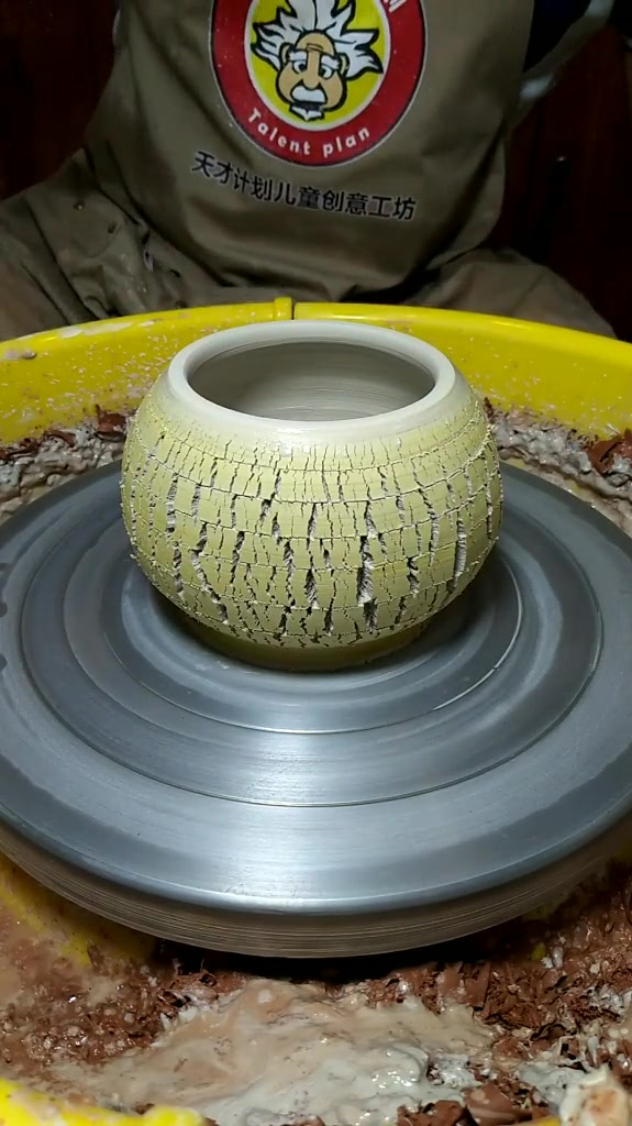 陶艺拉坯树纹肌理小罐子有喜欢的可以跟着做一个