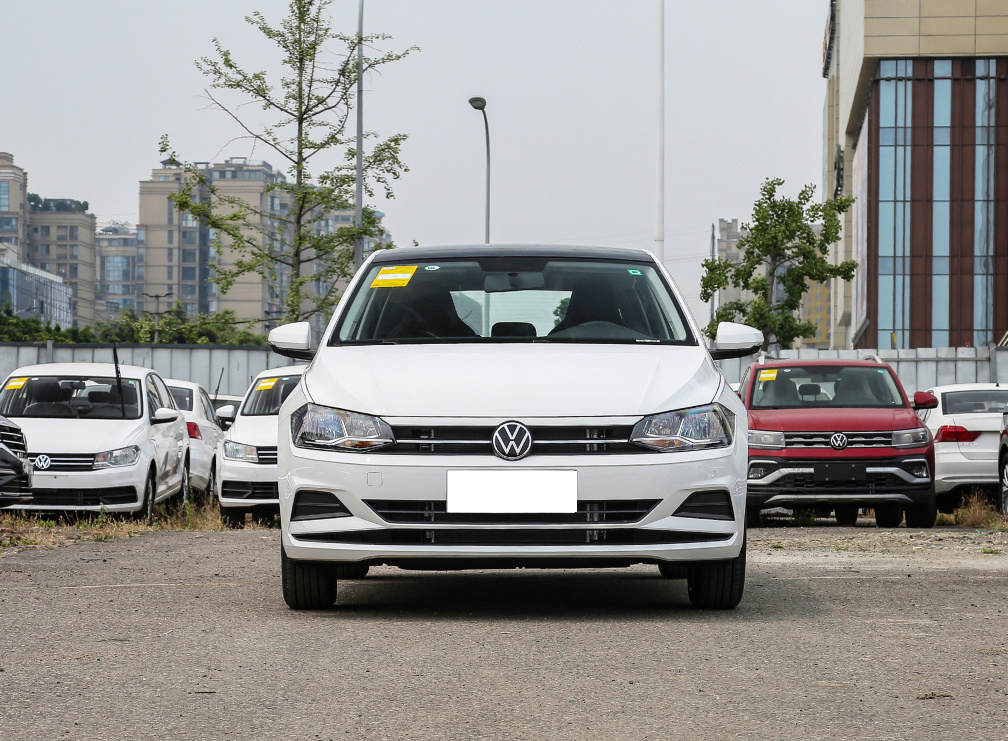 10万块的大众两厢车,自动挡带天窗,油耗3毛多,品质好又耐开