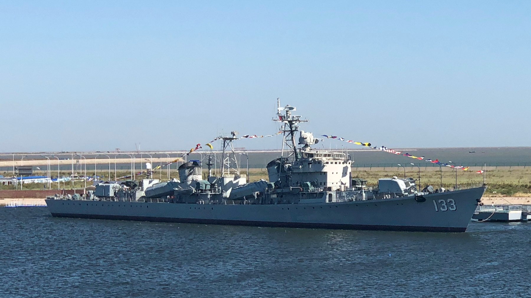 051d型 已经退役的海军133舰051g型时间进入80年代,随着国内导弹,火炮