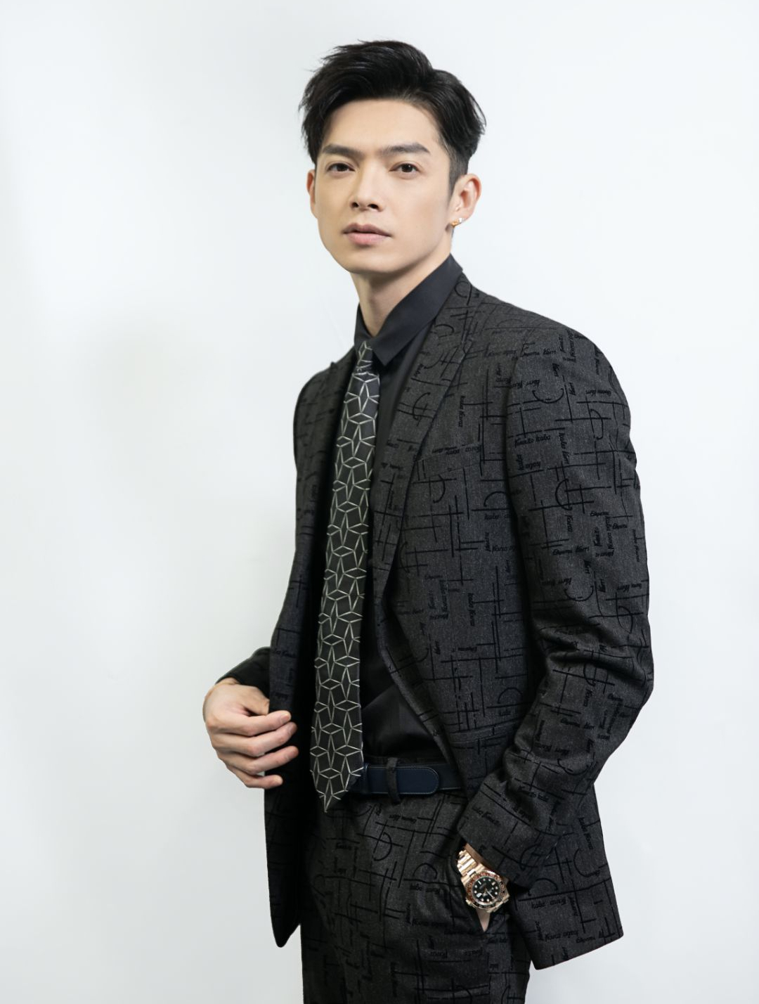 "吃瓜王者"辰亦儒:原来早就多次暗示过炎亚纶,却无人相信!