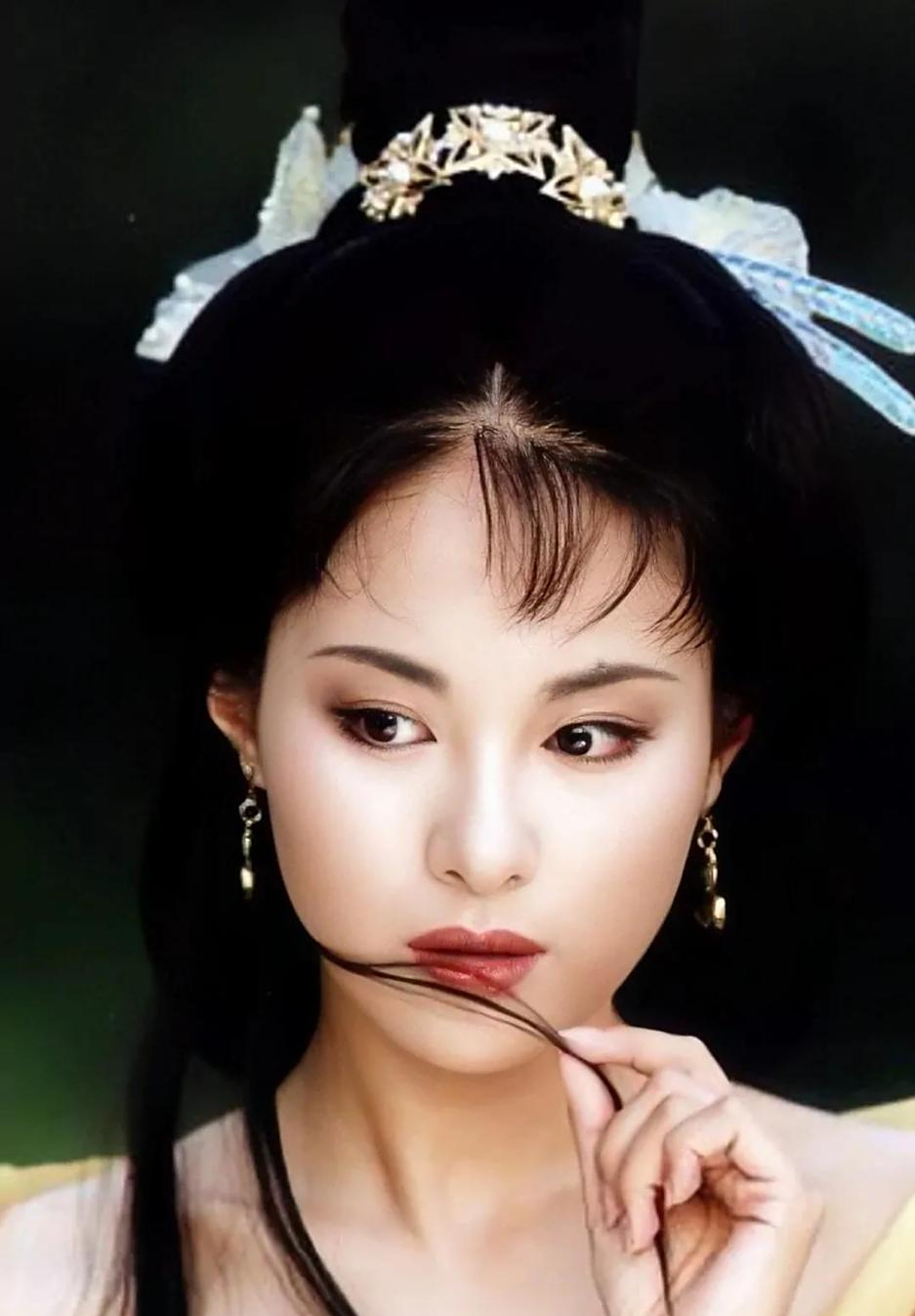 这些女明星长着痣,但妩媚,可爱,高冷,性感,谁会嫌弃她们呢?