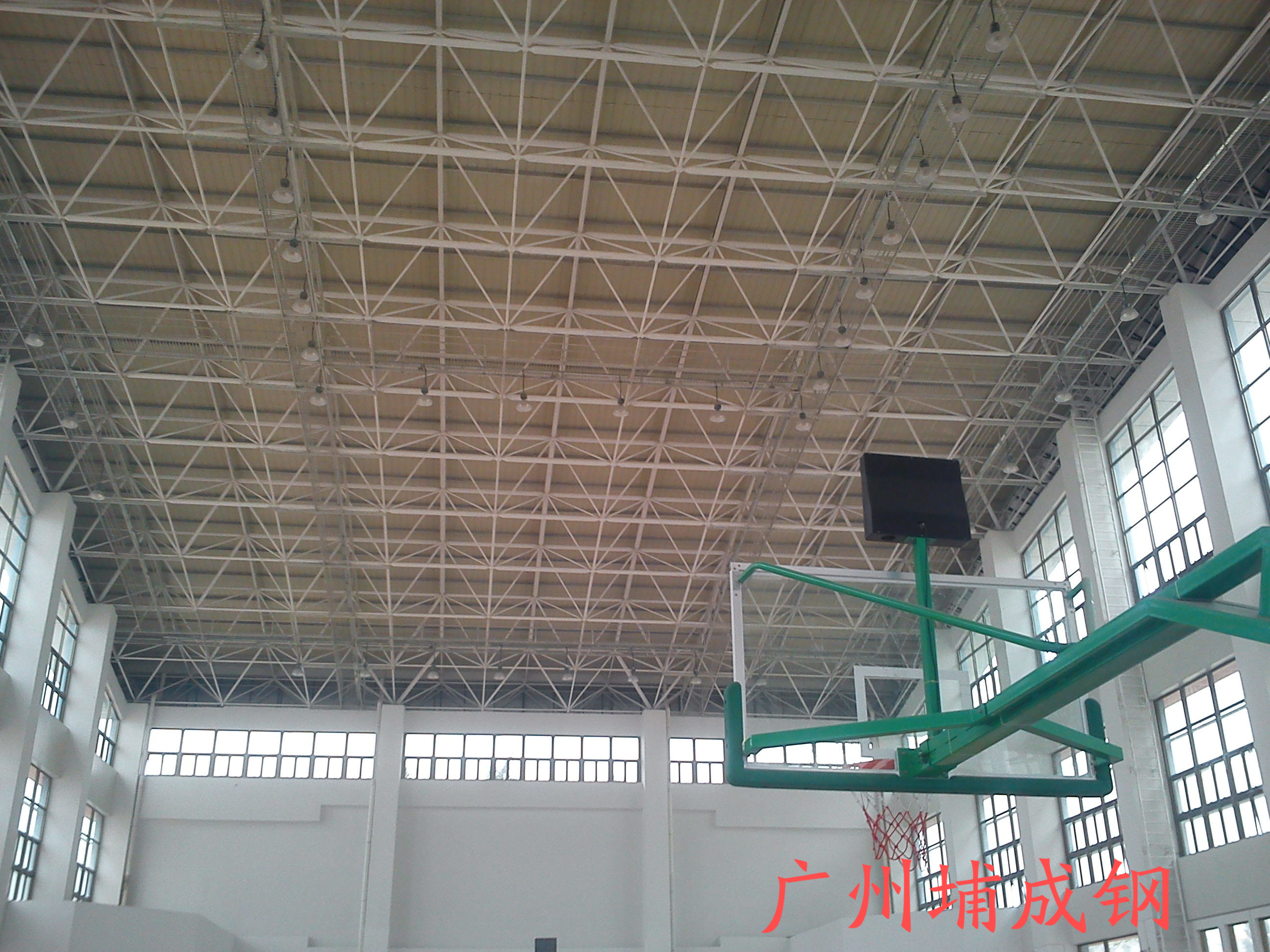 钢网架螺栓球节点,体育展馆等大跨度空间专用结构形式推荐