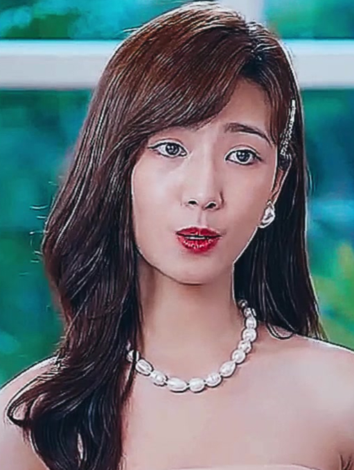 女主被绿茶泼红酒,睚眦必报的性格太喜欢了,看完太解气了(2)-度小视