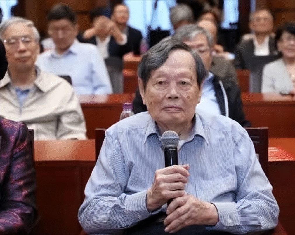 杨振宁的本义,为中国科学界拉响警报