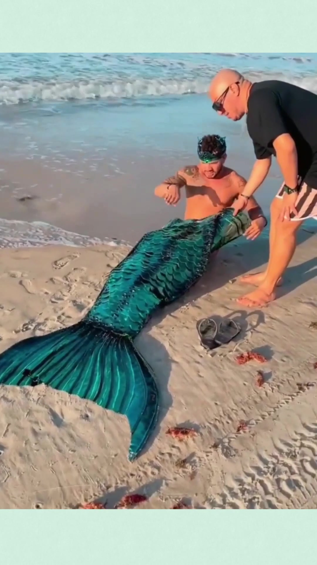 这是你梦中的美人鱼吗,居然是这样扮演的,男人还真不要面子