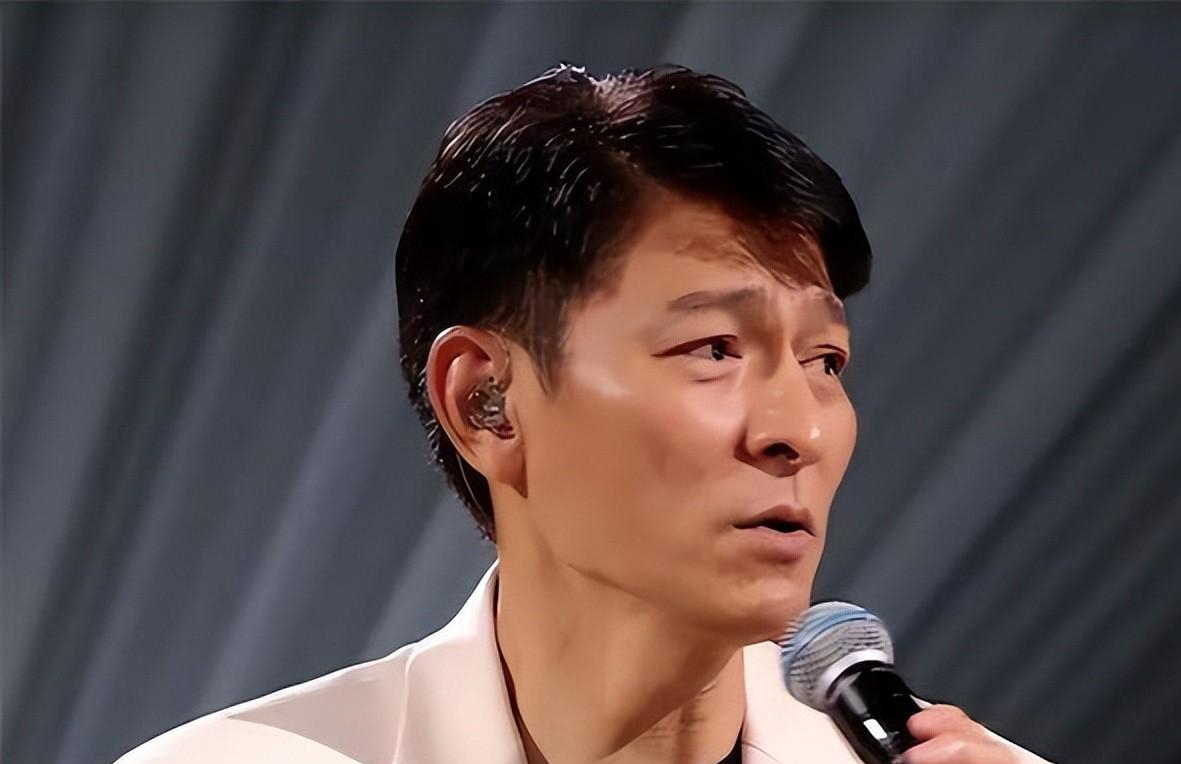 从众人皆知到无人问津杨坤如今的境遇不仅仅因为得罪刘德华