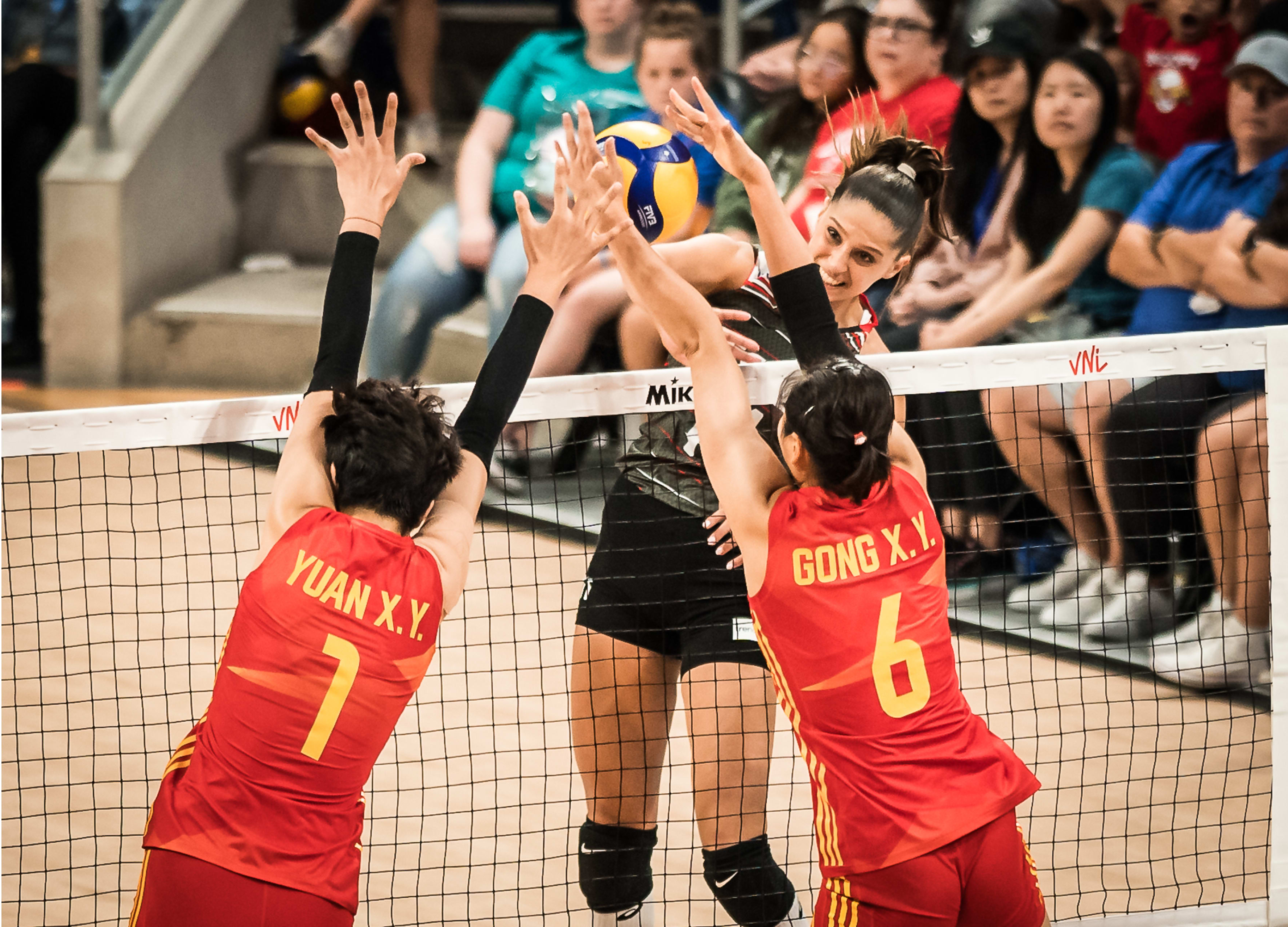 拦网5-14!龚翔宇王云蕗被限制,李盈莹孤木难支,刁琳宇不稳定