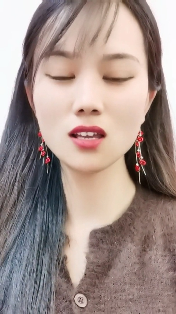 婷婷——@卡卡玩图 卡卡玩图 一键制作 上热门-度小视