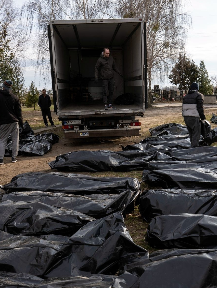 1997年利比里亚内战真实影像,士兵风骚跑跳走位,抓住被无情枪决-度小