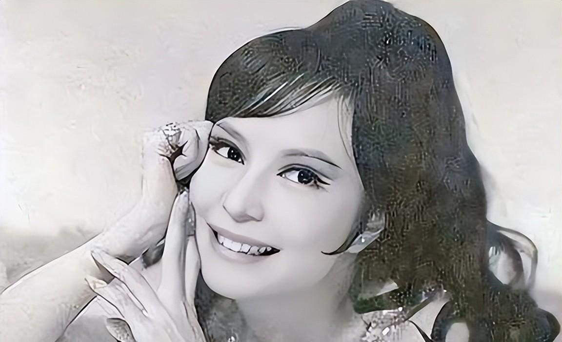 狄娜的父亲是个生意人,受父亲的影响,狄娜从小就非常聪明.