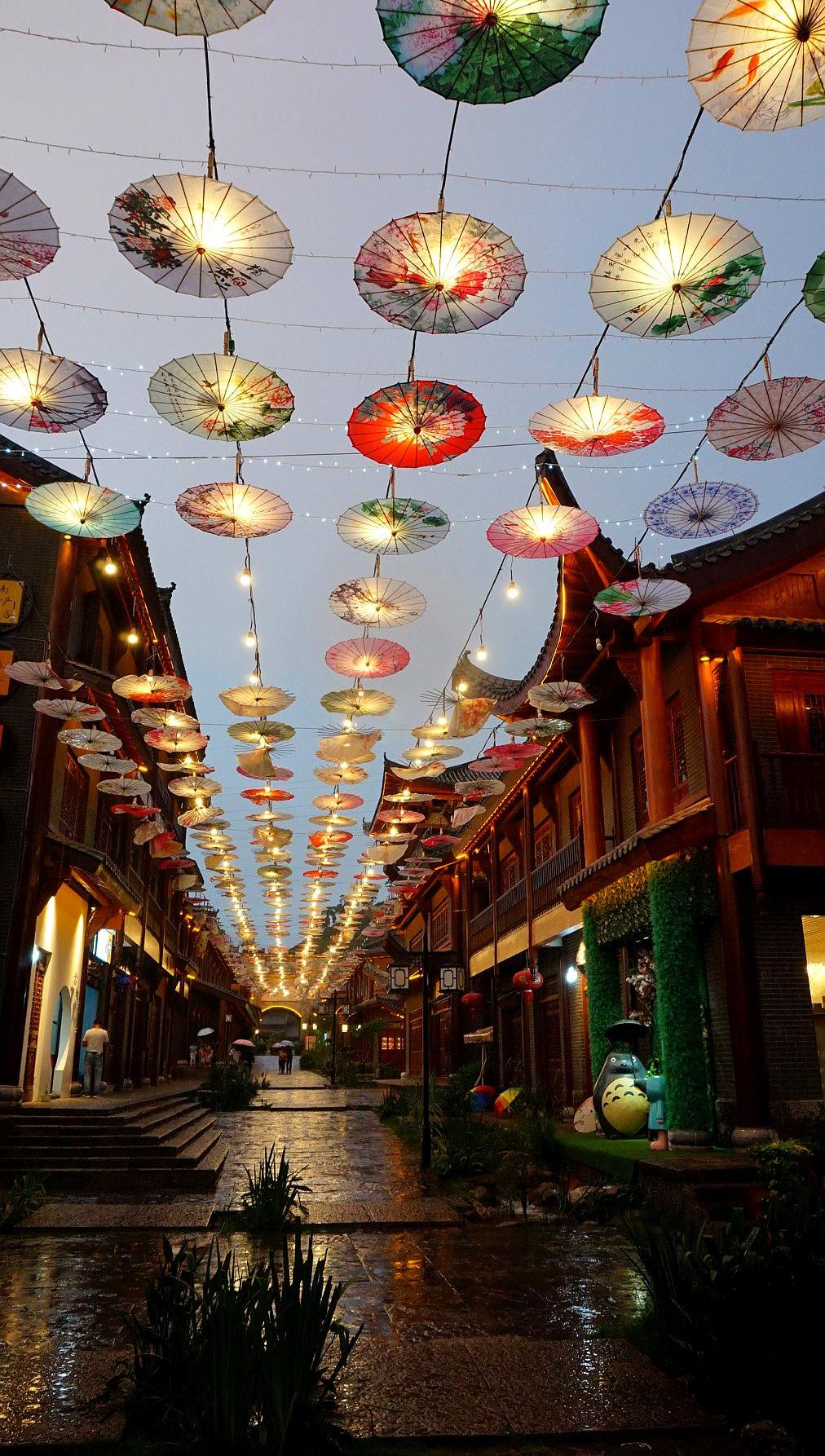 普洱茶马古城雨后夜景