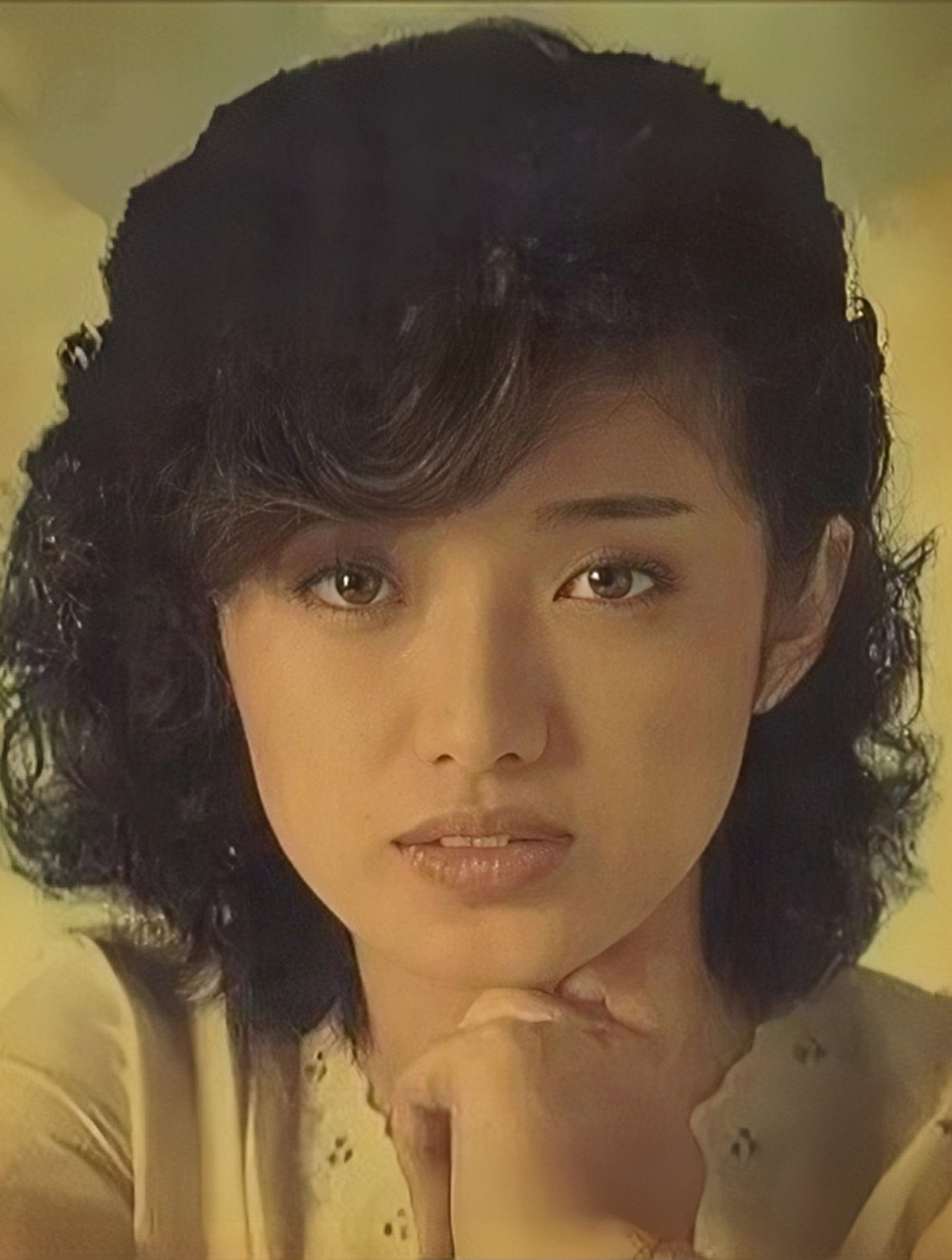 爆炸头的山口百惠,"不良"也超可爱,不是只有"玉女"才美丽