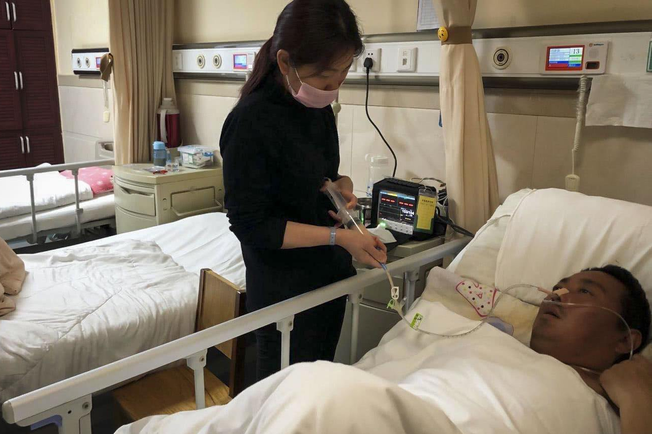 95后河南女孩冯双双:谁出40万救我爸就嫁谁,现状如何了?