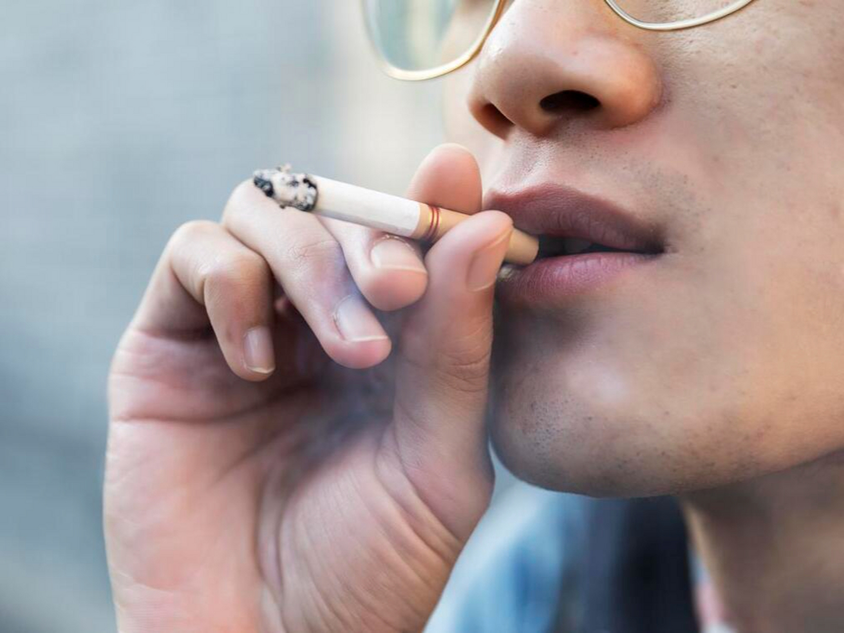 每天都抽烟的人,要常吃8种碱性食物,对肝好!