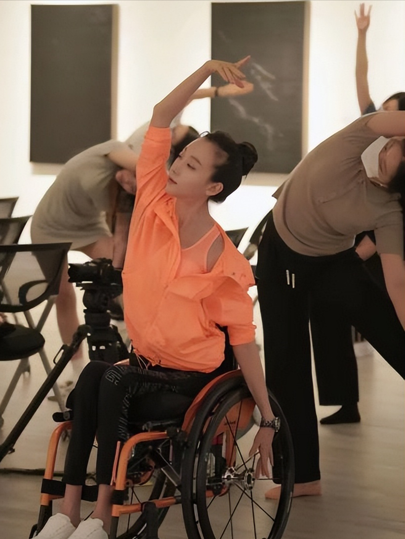 回顾轮椅舞者刘岩:奥运开幕式彩排不幸摔瘫痪,今用双手继续跳舞