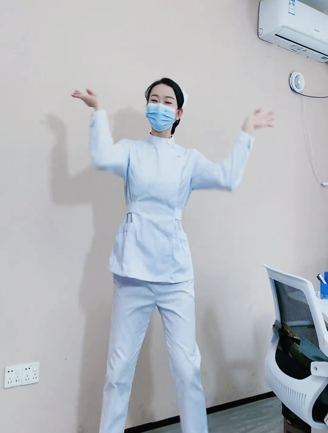 生活乐在其中 普普通通平平凡凡 护士跳舞