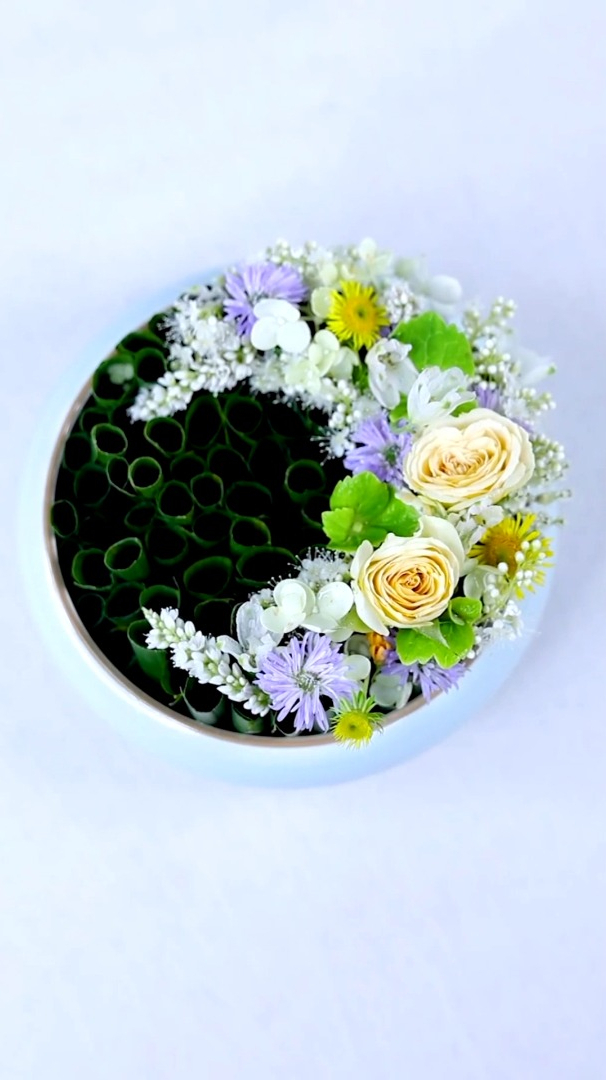 生活花艺一叶兰卷叶创意弯月型插花