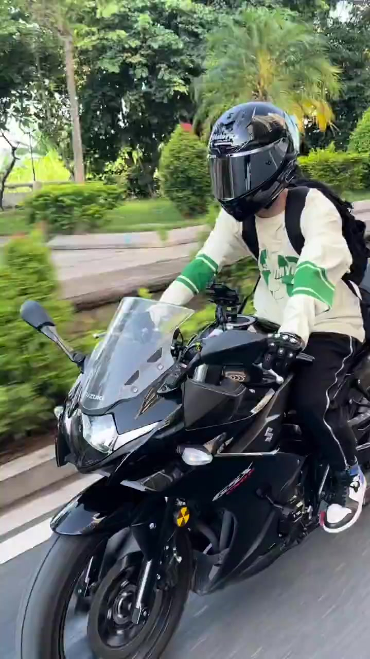 鈴木gsx250r黑武士不遮風不擋雨但只有它才能讓我快樂