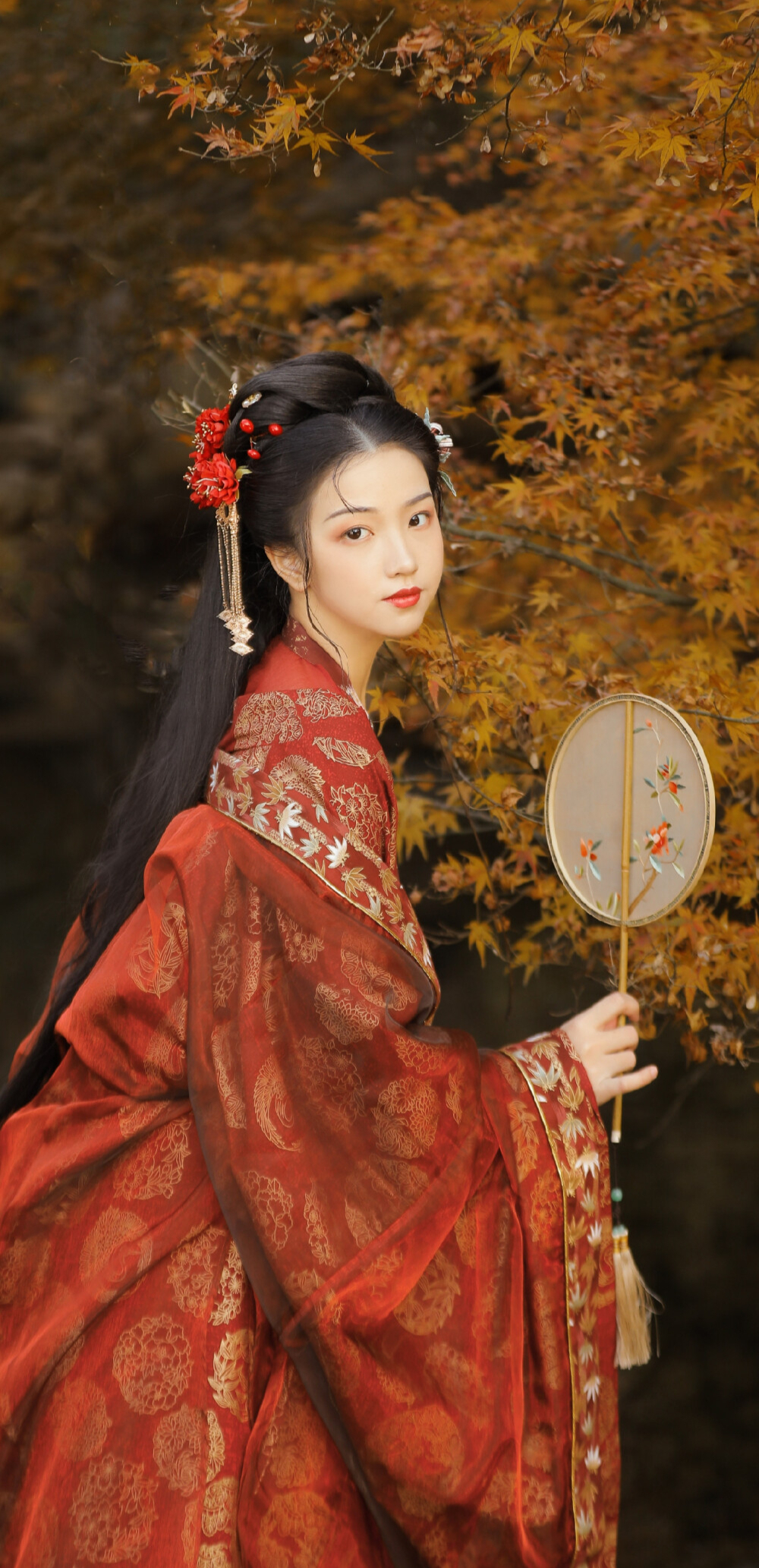 《冠上珠华》:分明是真千金却死得落魄的女主重生了!