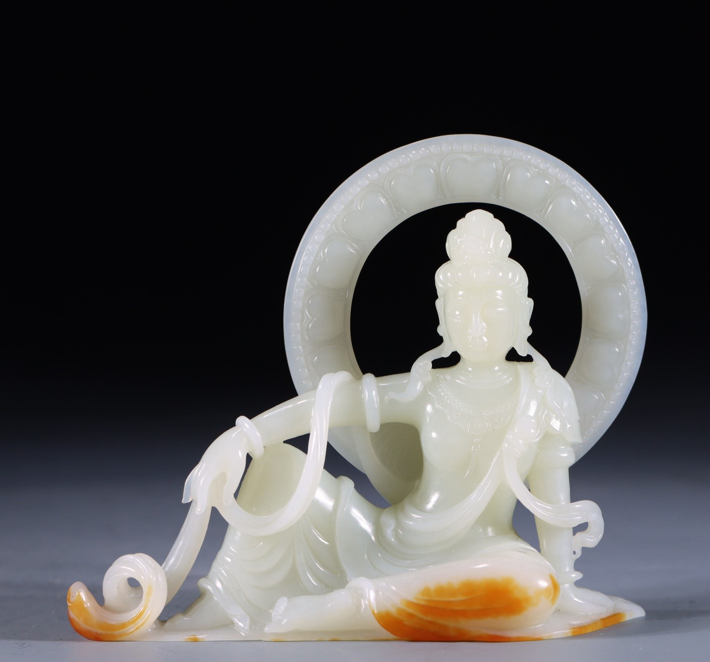 翡翠和和田玉有什么区别哪个好