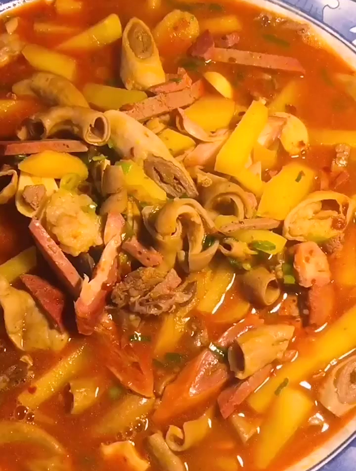 猪杂碎是猪的内脏含有丰富的营养