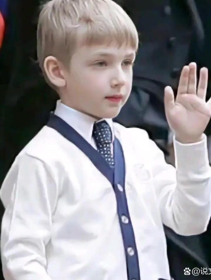 俄罗斯总统儿子变身1米8帅哥,奥运会现场照片曝光!-度小视