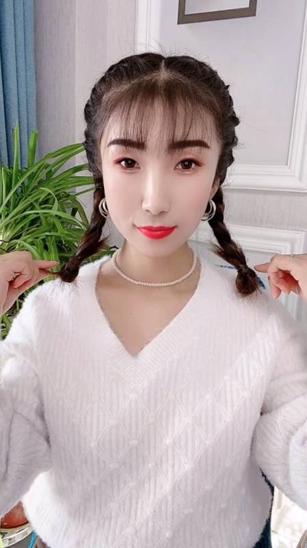 2021-12-310伊艺小仙女1140粉丝  关注他的手臂上有伤,还依旧单手托举