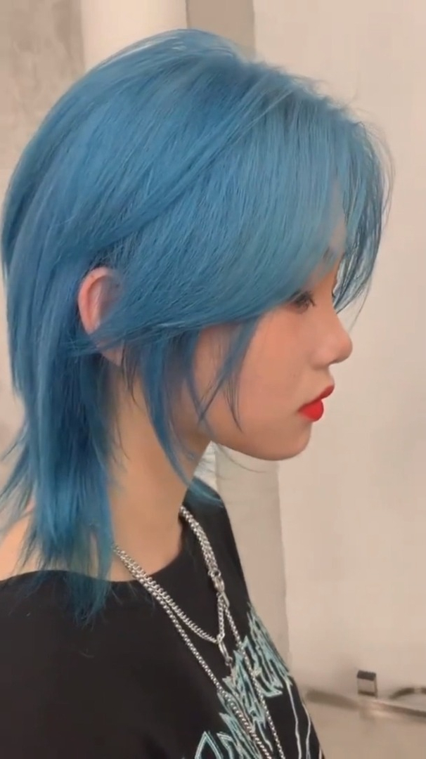 蓝色发色禁欲系冰蓝色是你染过的神仙发色嘛