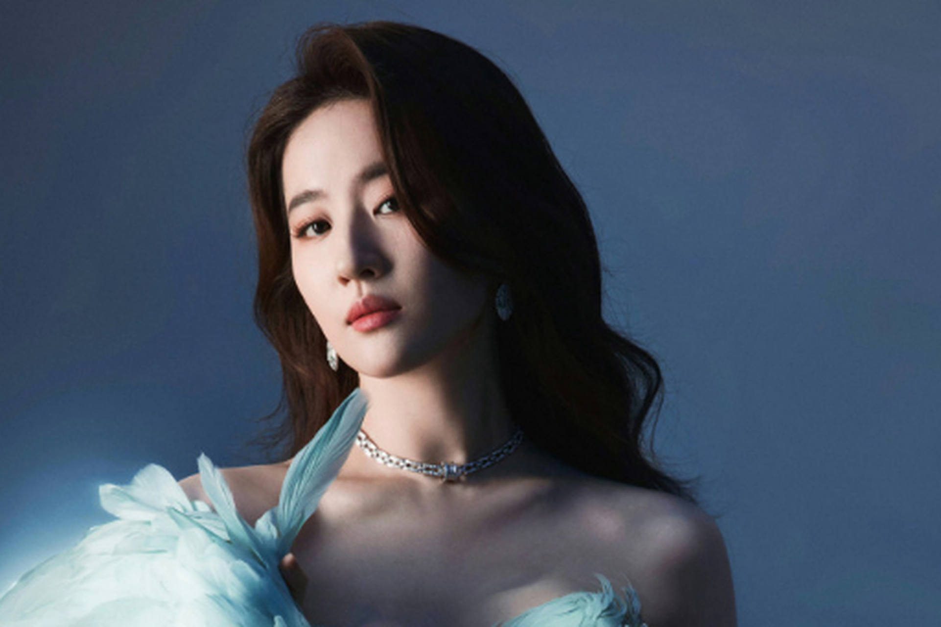 刘亦菲是娱乐圈中的独特存在,她的美貌,气质和演技使得她成为众多女