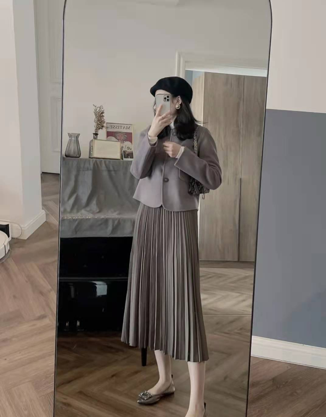 春天百褶裙搭配什么上衣最好看?