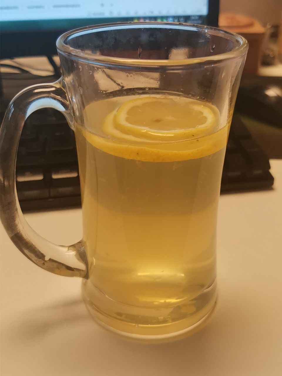 晚饭后喝一杯蜂蜜水(晚饭后喝一杯蜂蜜水可以吗)