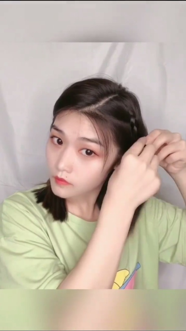 编发教程披肩发很适合发量少的妹子