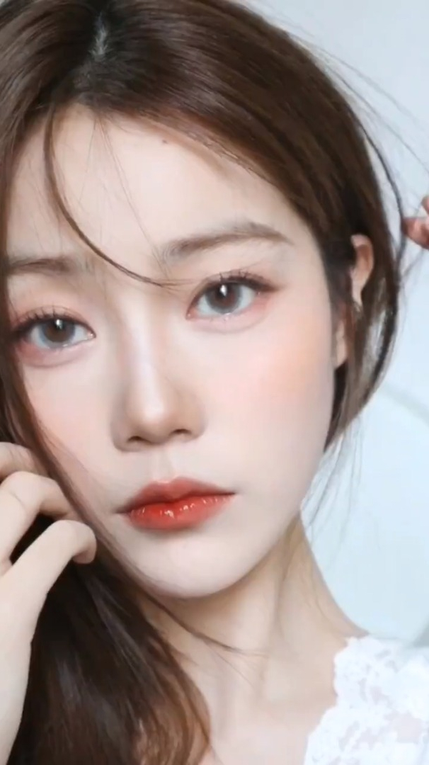 妆容教程|今天给姐妹们分享一个甜甜的约会妆容!