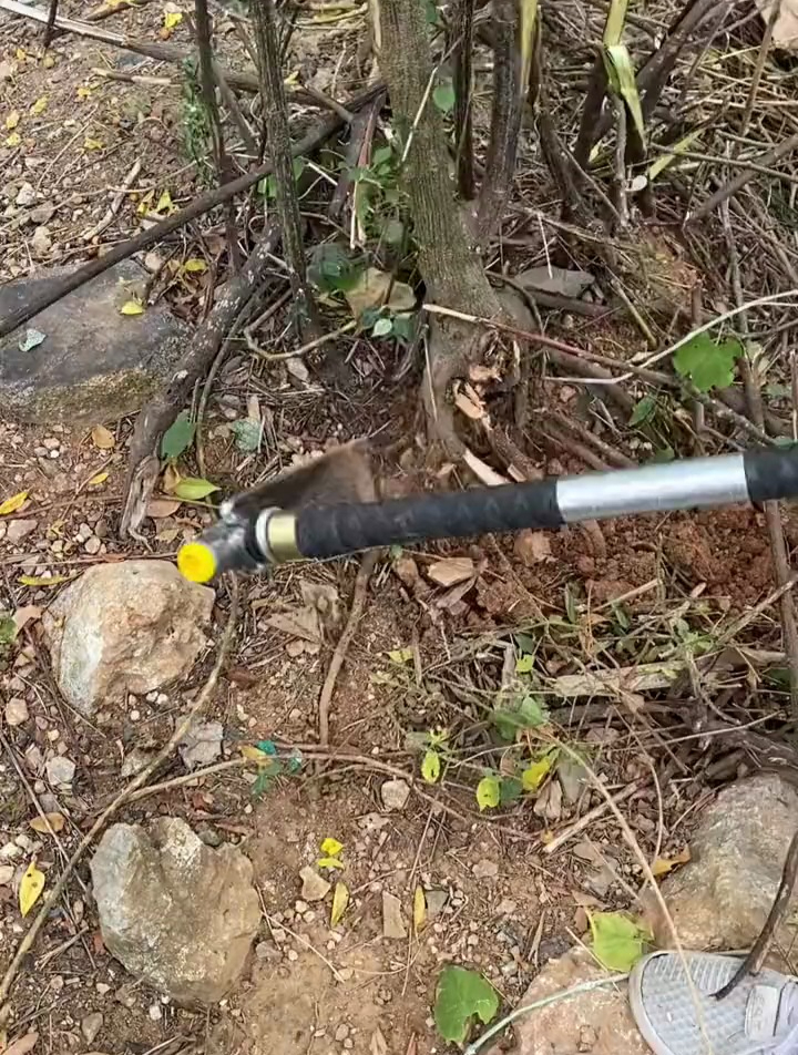 多用途锄头,可砍树可锄地,干活有它轻松效率翻倍
