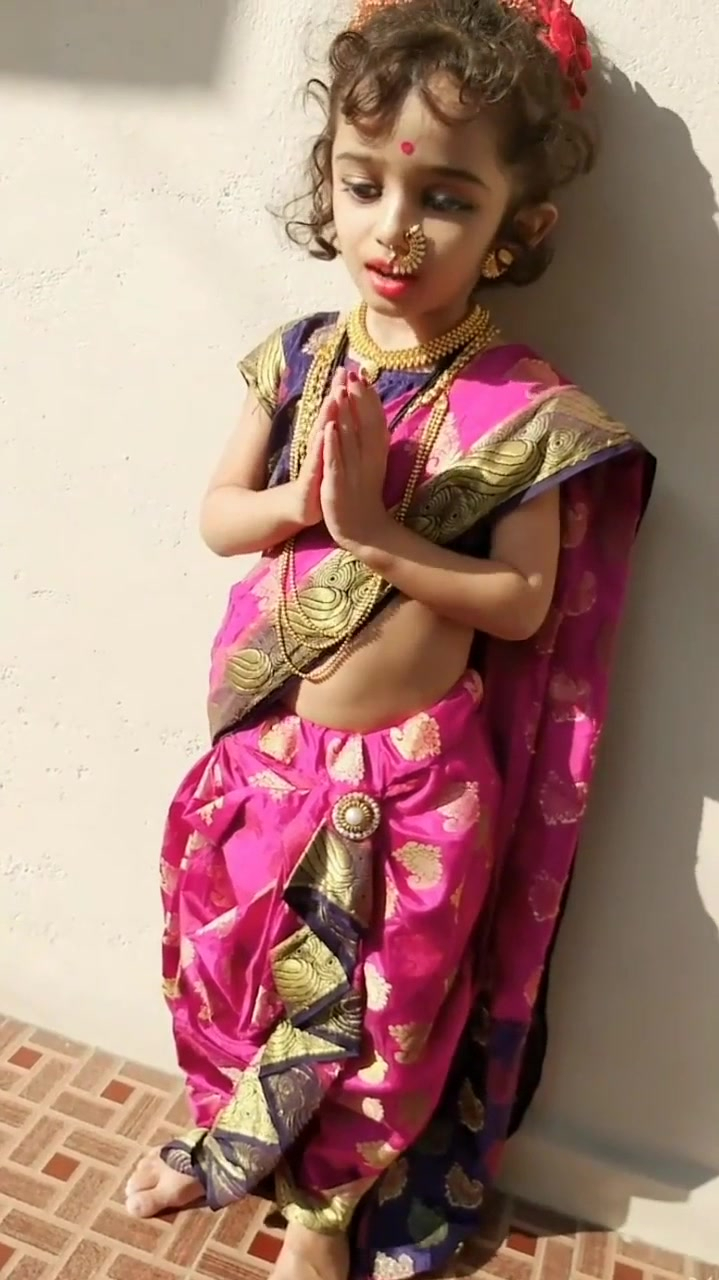 印度小公主,从小就要打鼻环,因为父母给定下了娃娃亲!