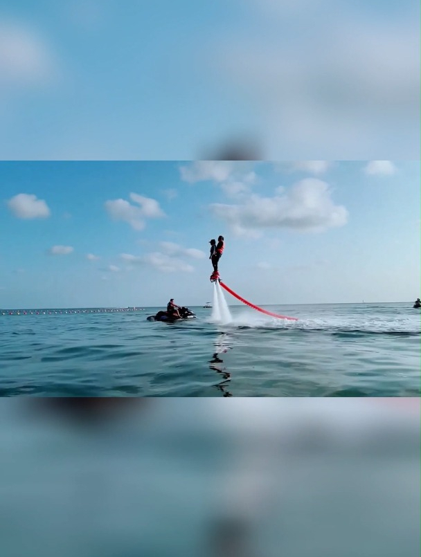 小姐姐玩水上飞人公主抱这样太浪漫了吧