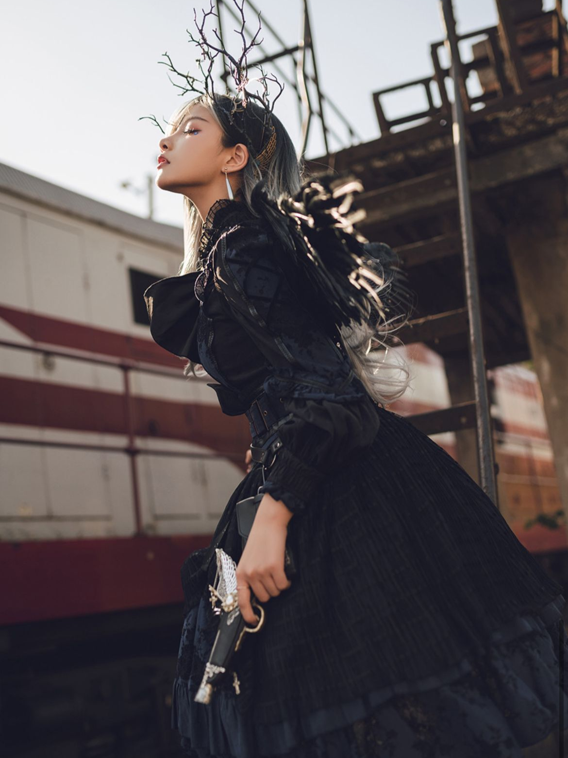 黑色洛丽塔怎么穿才不显老?瞧瞧安然的哥特风造型,时髦又高级