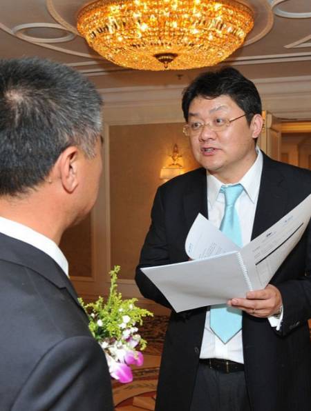 张斌与程雨涵暧昧不清,胡紫薇大闹央视直播,后来他们怎样了5-度小视