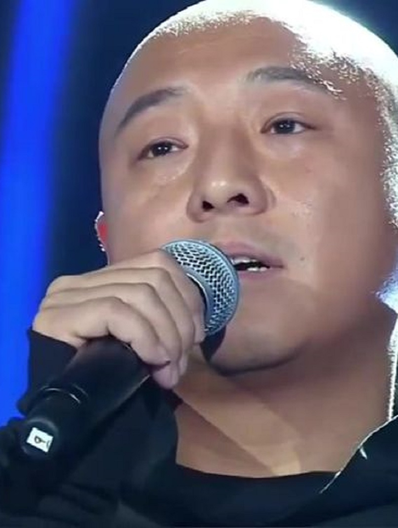 周晓鸥魔改成名曲《爱不爱我》,酣畅淋漓,满场生风