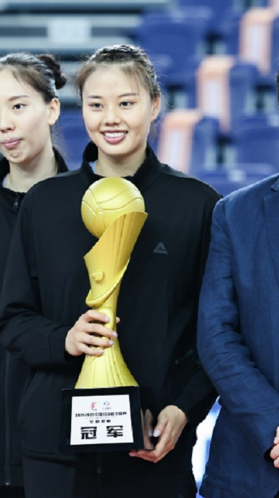 万黑丛中一点金2021女排全明星赛颁奖典礼掠影