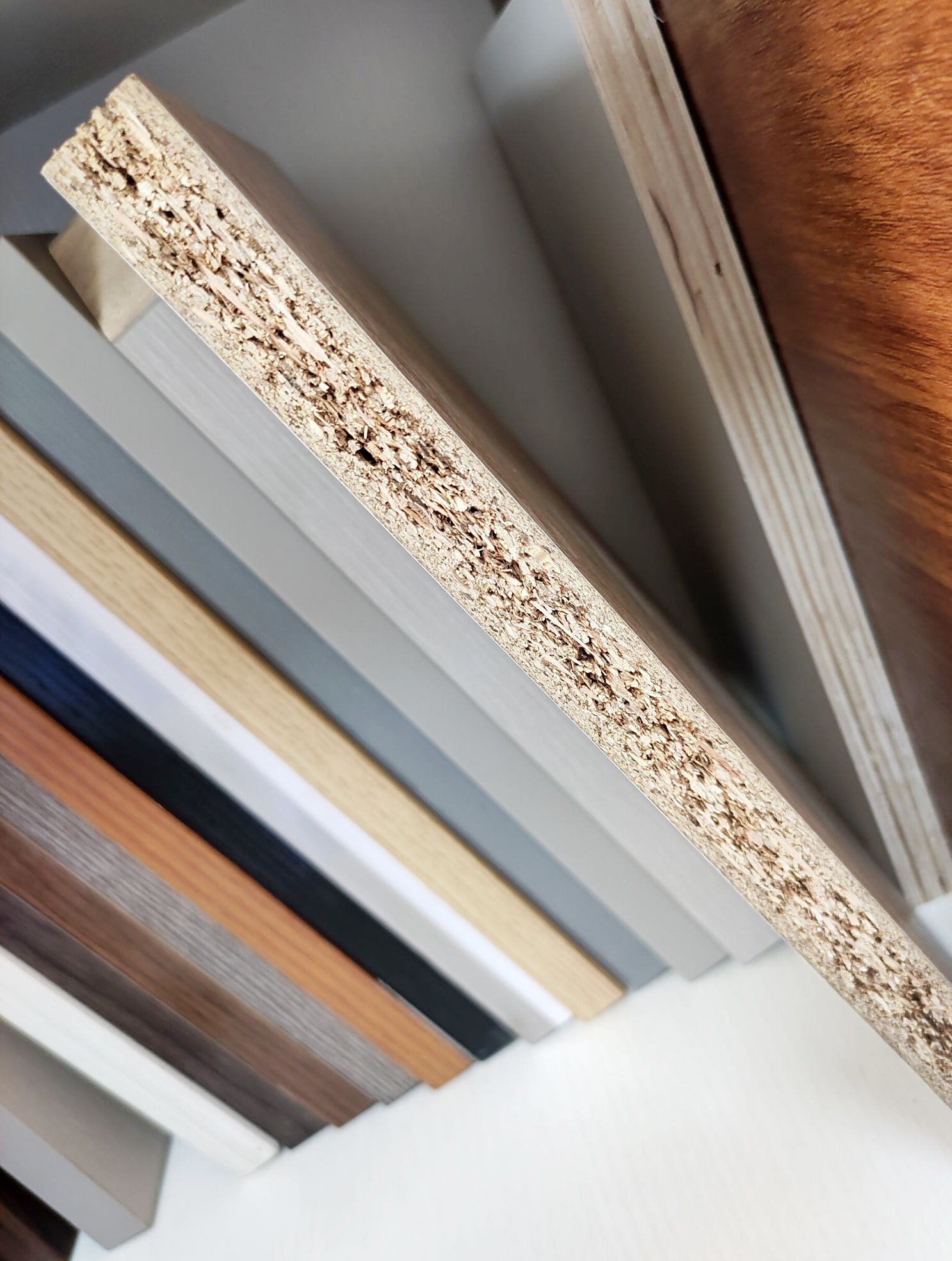 实木颗粒板是一种什么材质?-度小视