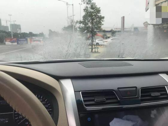 汽车玻璃起雾怎么办?