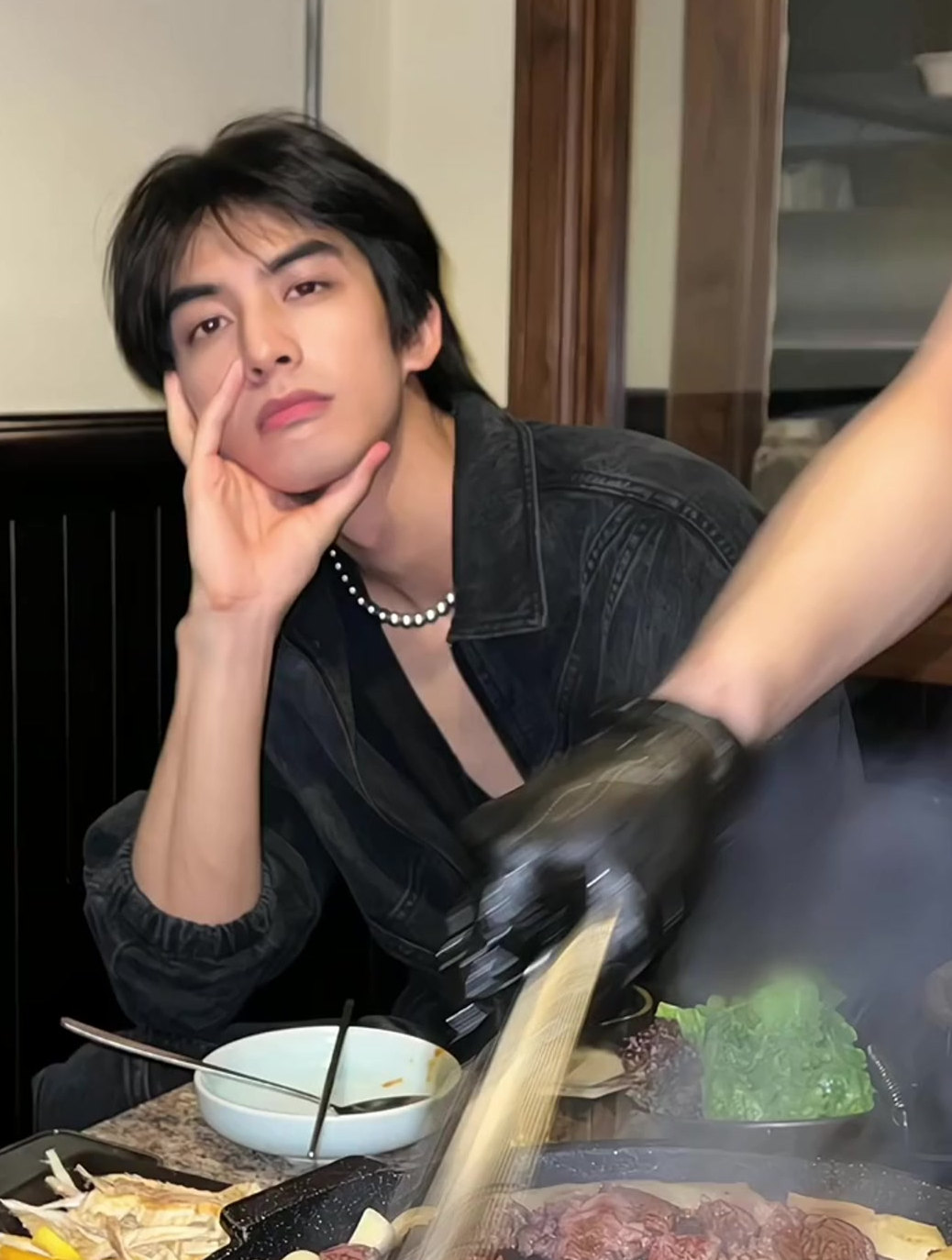 宋威龙现代装苏,古代装俊的小浓颜系帅哥一枚!不带一丝妩媚的帅