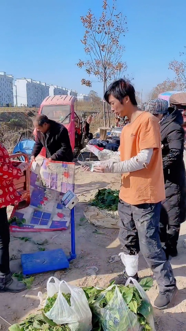 爷爷一句话,我无语了 农村赶集 搞笑