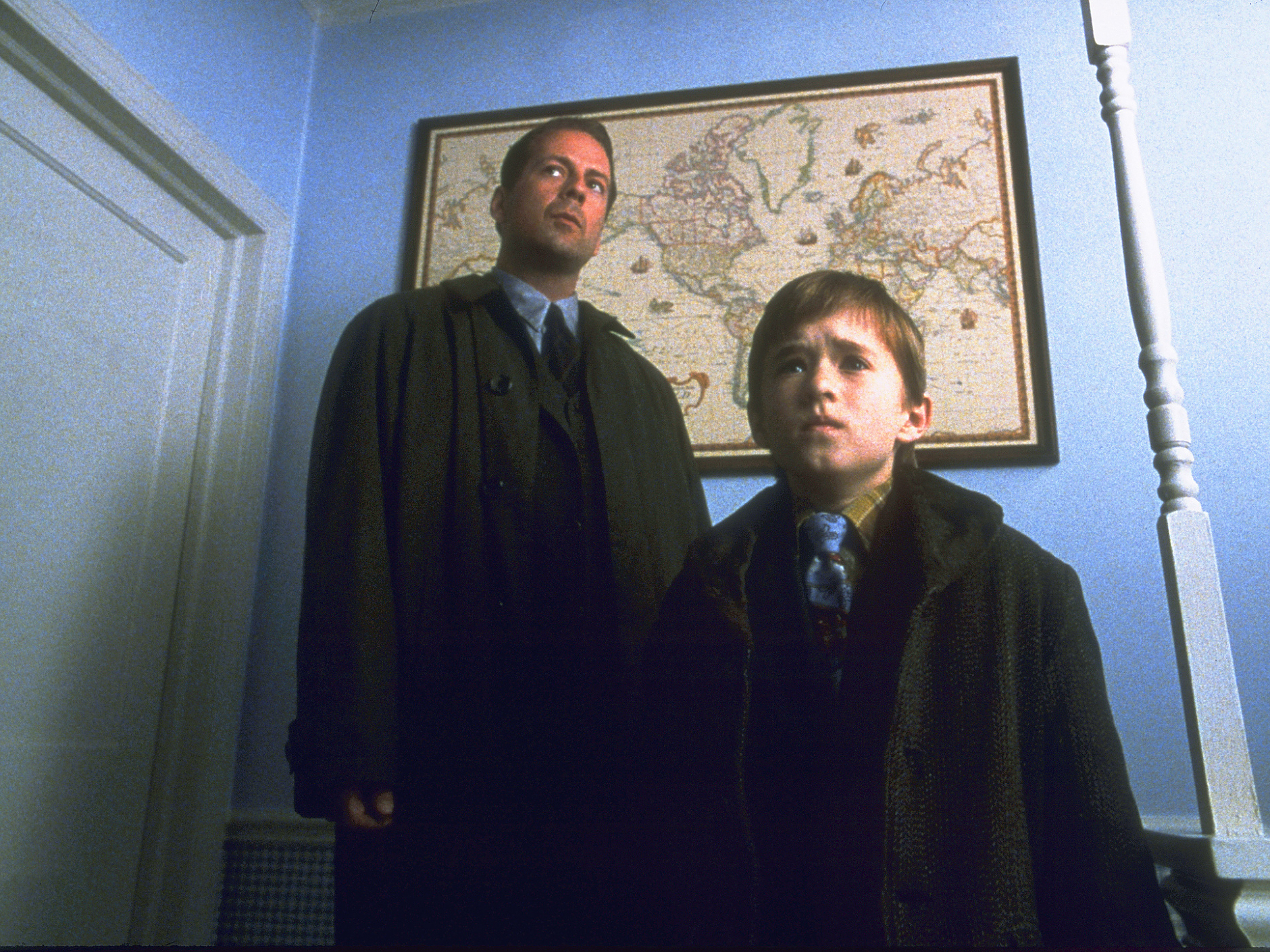 穿梭于生死之间的《第六感》,他的故事无关惊悚,只有爱和救赎